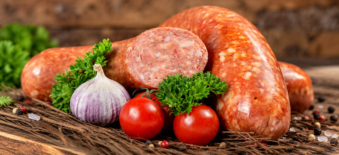 Wurstherstellung in der Produktion der Metzgerei Kirchschlager